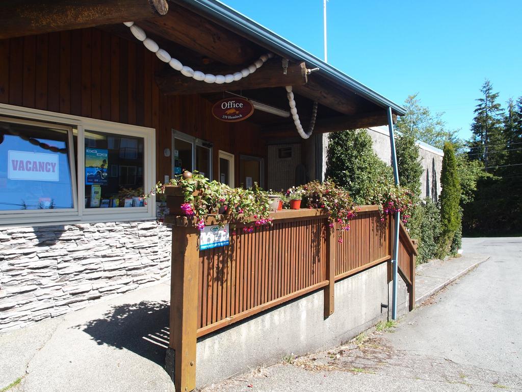 West Coast Motel On The Harbour Ucluelet Extérieur photo