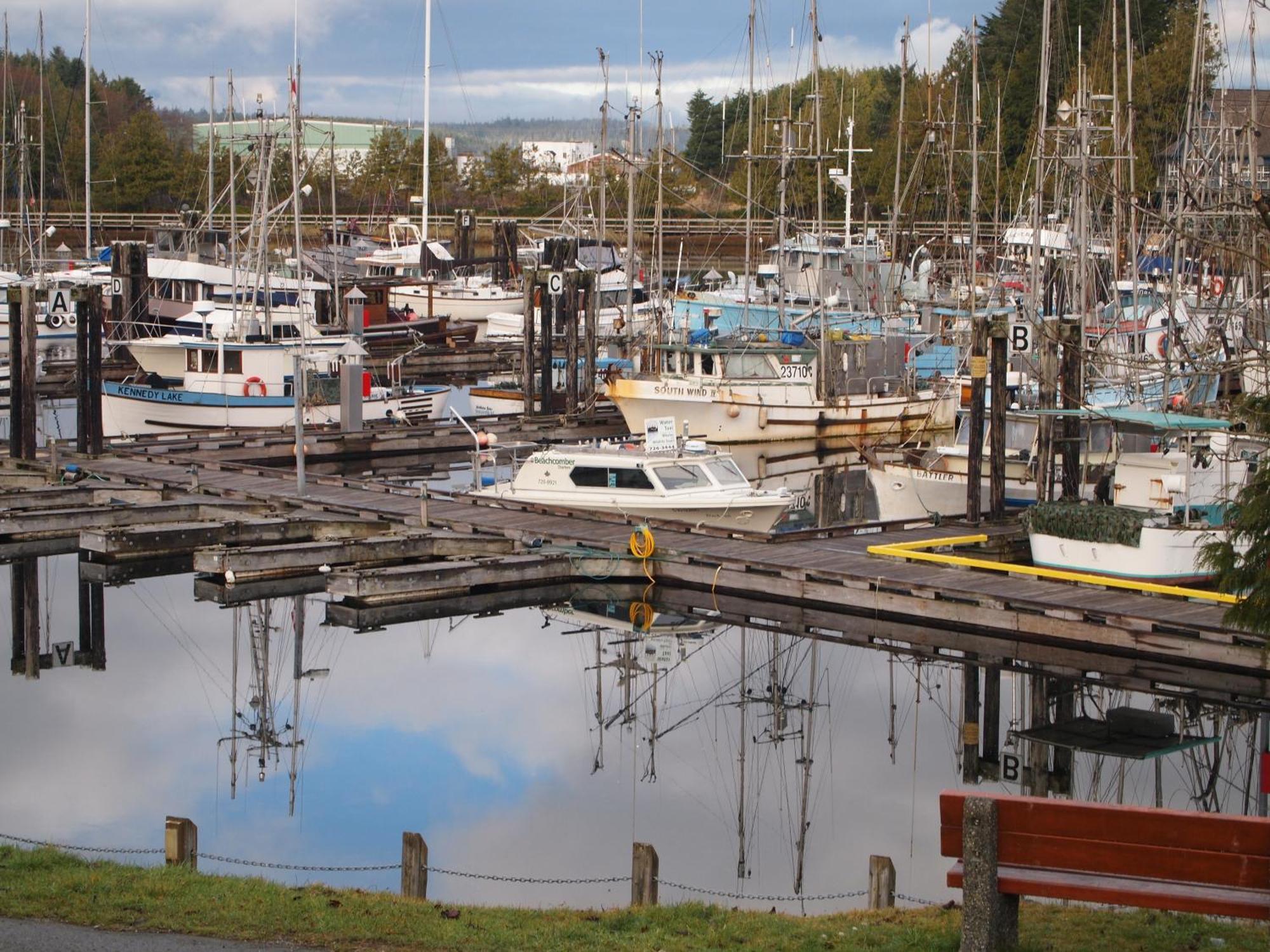 West Coast Motel On The Harbour Ucluelet Extérieur photo